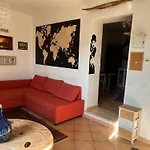 Tuscia Backpackers דירה
